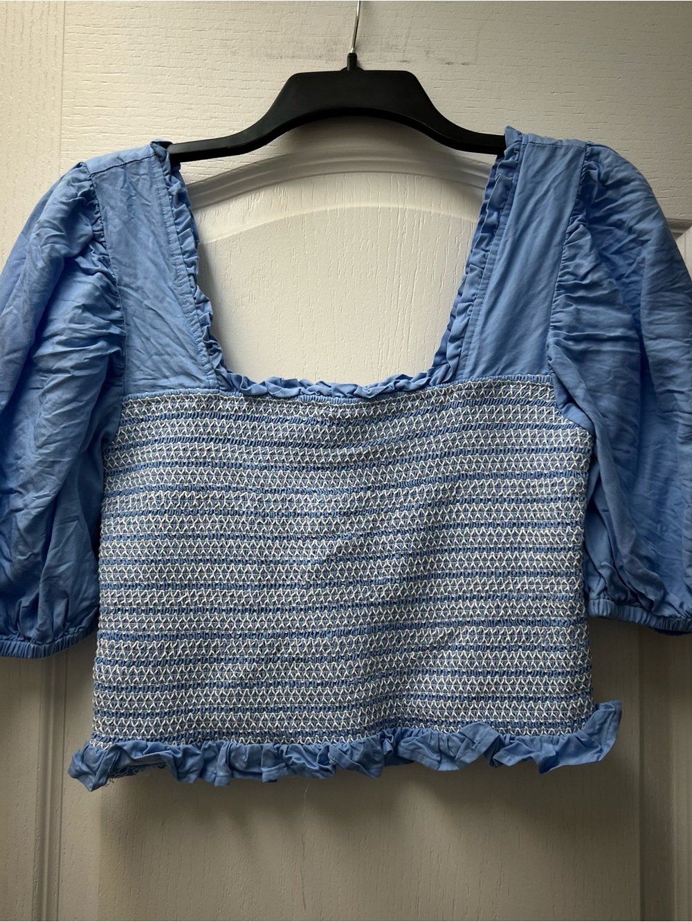 Emily McCarthy Blue Havana Square Neck Smocked Puff Sleeve Ruffle Crop Top Sz L